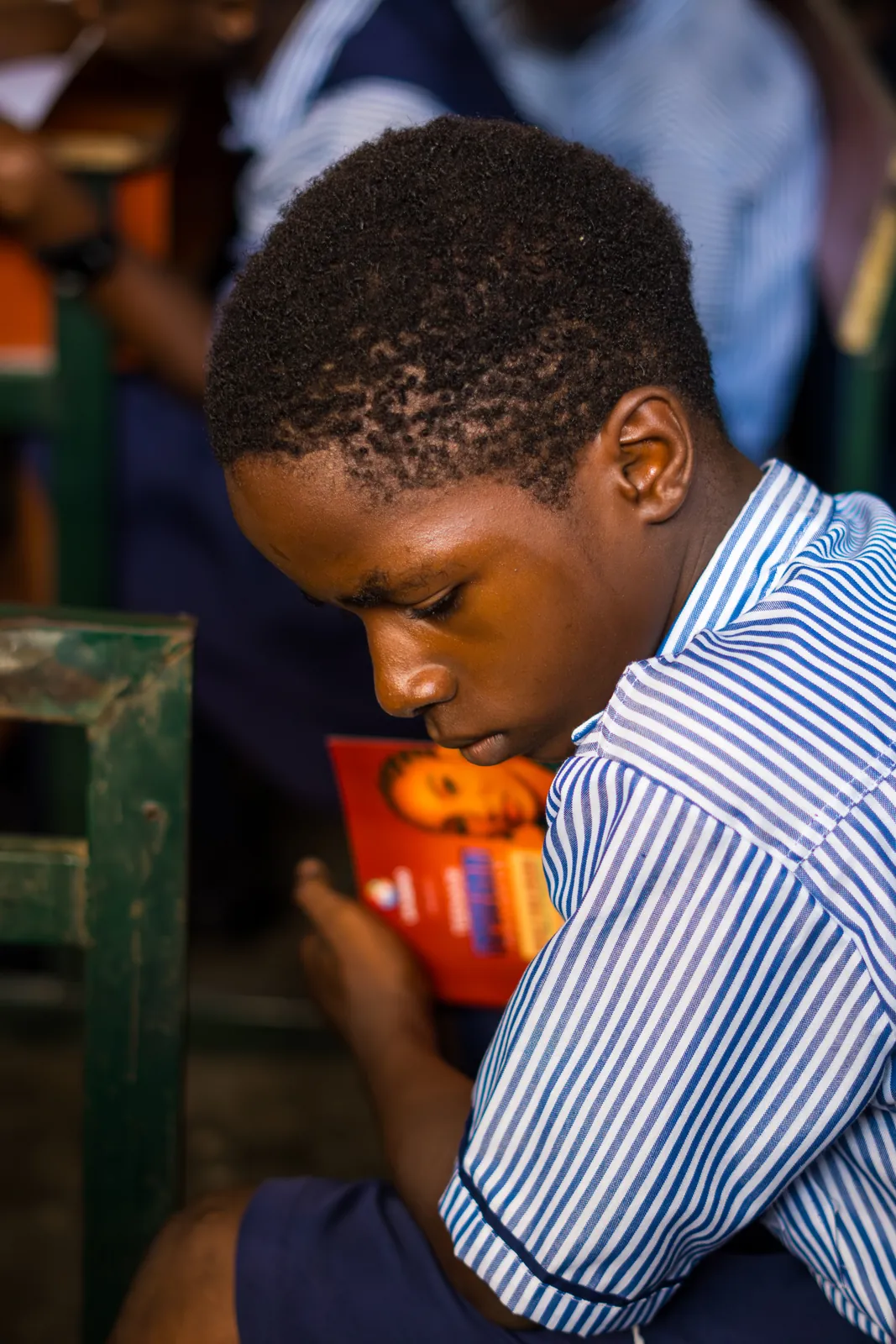 A student reading during the programme